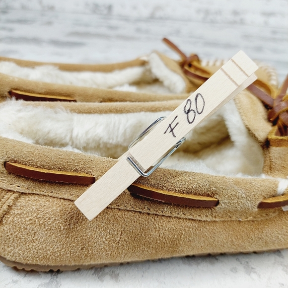 New Minnetonka Tan Suede Slip On Lace Top Fur Lining Casual Flat Loafers F80 - Picture 11 of 11